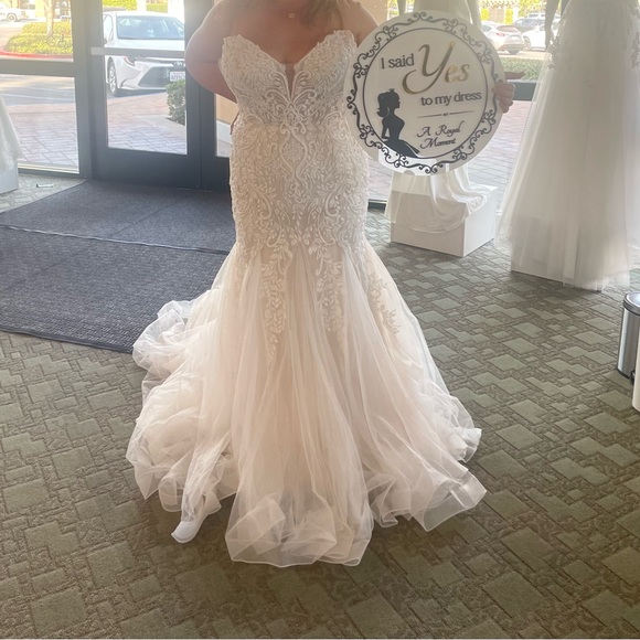Destiny Dresses & Skirts - Wedding dress never worn